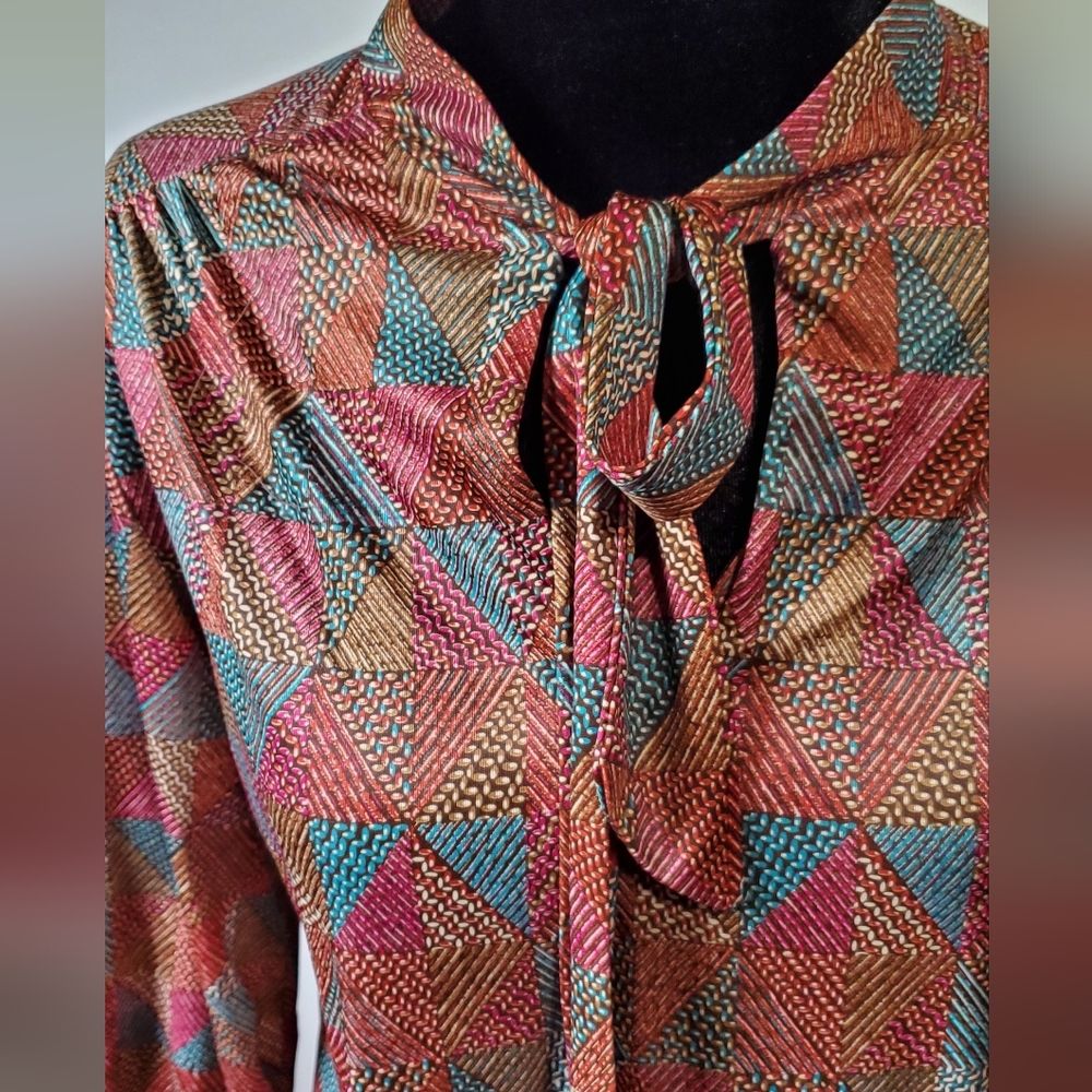 Vintage diamond patterned 70s top